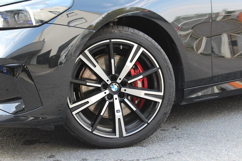 BMW Řada 5 BMW 540d xDrive Touring TOP - fotka 6 z 29