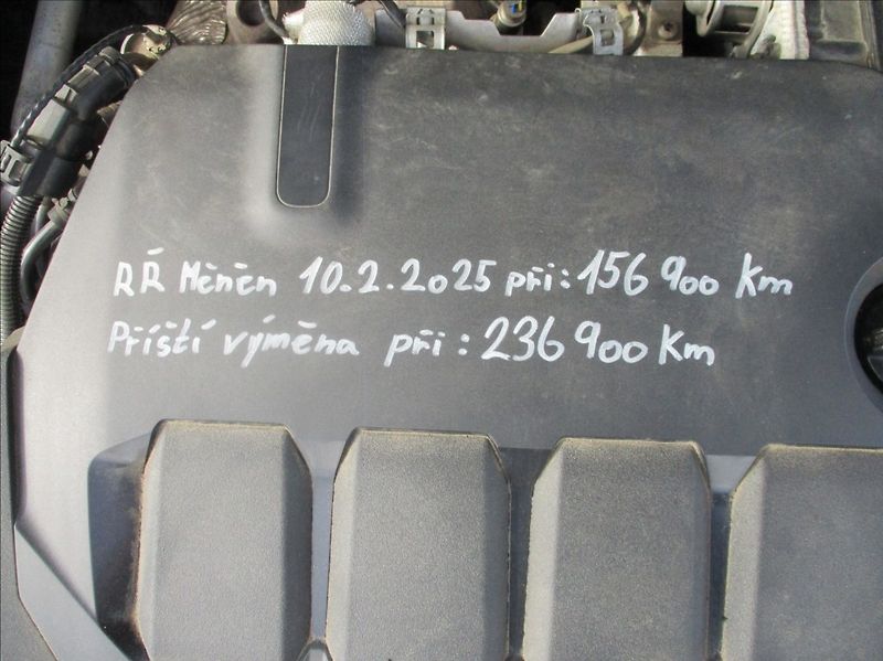 Volkswagen Passat 2,0 TDI, Elegance, DSG, servis - fotka 28 z 35