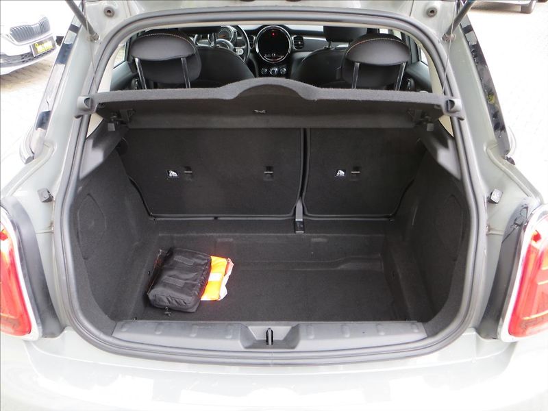 Mini Cooper 1,5 100kW CZ DPH Klima,Tempo - fotka 7 z 21