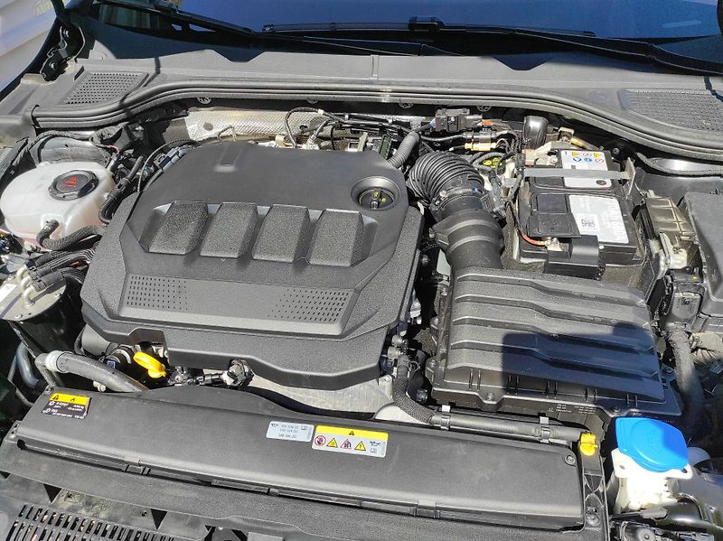 Volkswagen Golf 2,0TDi 110kW, Style, ČR, - fotka 44 z 59