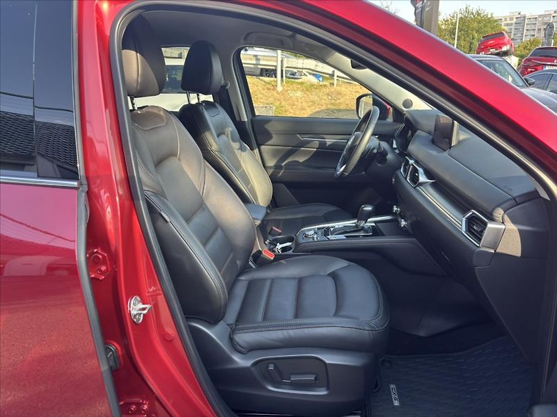 Mazda CX-5 2,5 i AT Revolution TOP TAŽNÉ - fotka 17 z 52
