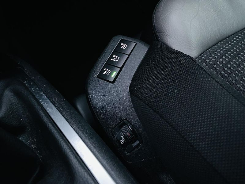 Citroën Grand C4 Picasso 2.0HDi MANUÁL 7MÍST KAMERY 360 - fotka 38 z 52
