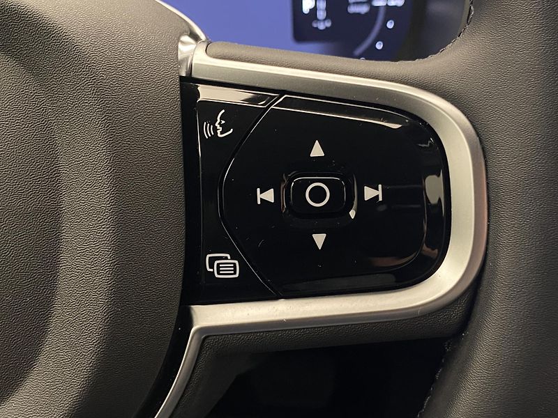 Volvo V90 T6 AWD RECHARGE DARK PLUS - fotka 21 z 58