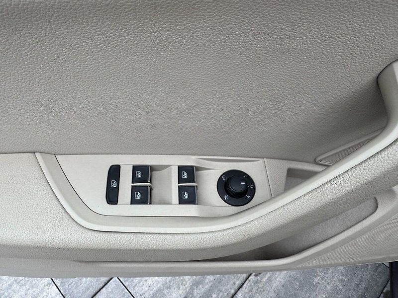 Škoda Superb (2016) Style Plus 2.0 TDI 110kW - fotka 28 z 30