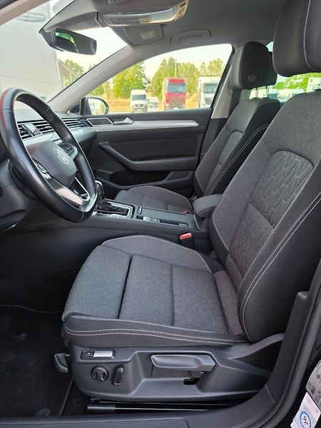 Volkswagen Passat 2.0TDI DSG Virtual 1.Maj DPH - fotka 6 z 19