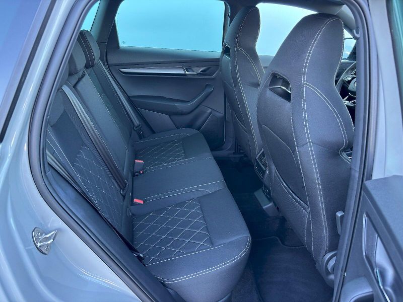 Škoda Karoq (2022) 2.0 TDI 110kW SportLine - fotka 25 z 35