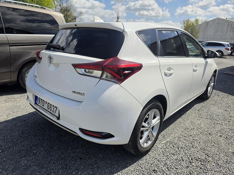 Toyota Auris 1.6 VVTi   - fotka 4 z 20
