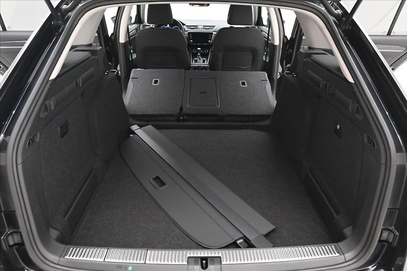 Škoda Superb 2,0 TDI 110 kW DSG Style Záruk - fotka 11 z 32