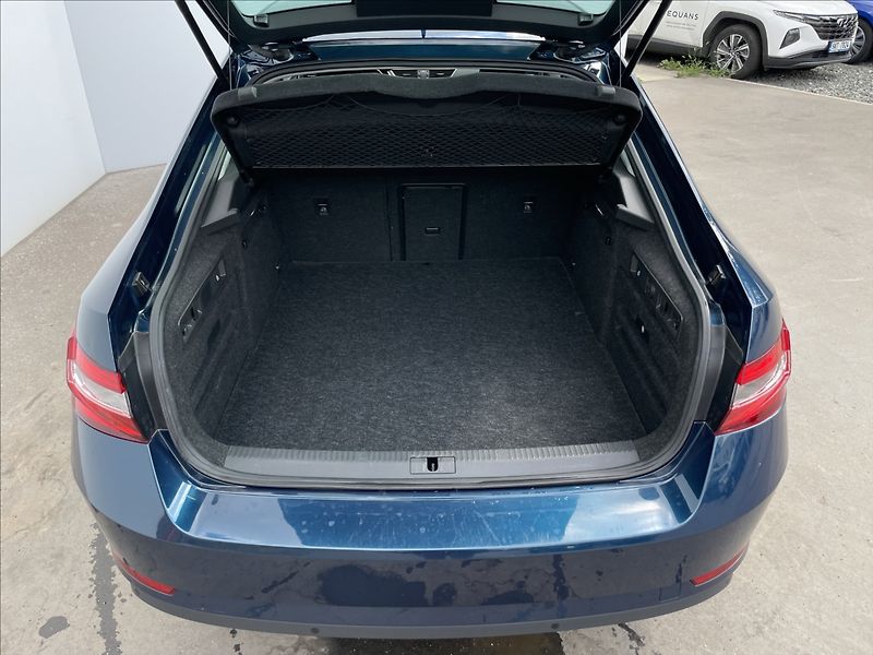 Škoda Superb 1,4 TSI DSG Style ACC+NAVI  iV - fotka 24 z 24