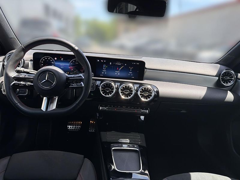 Mercedes-Benz Třídy A A 200 - fotka 11 z 16
