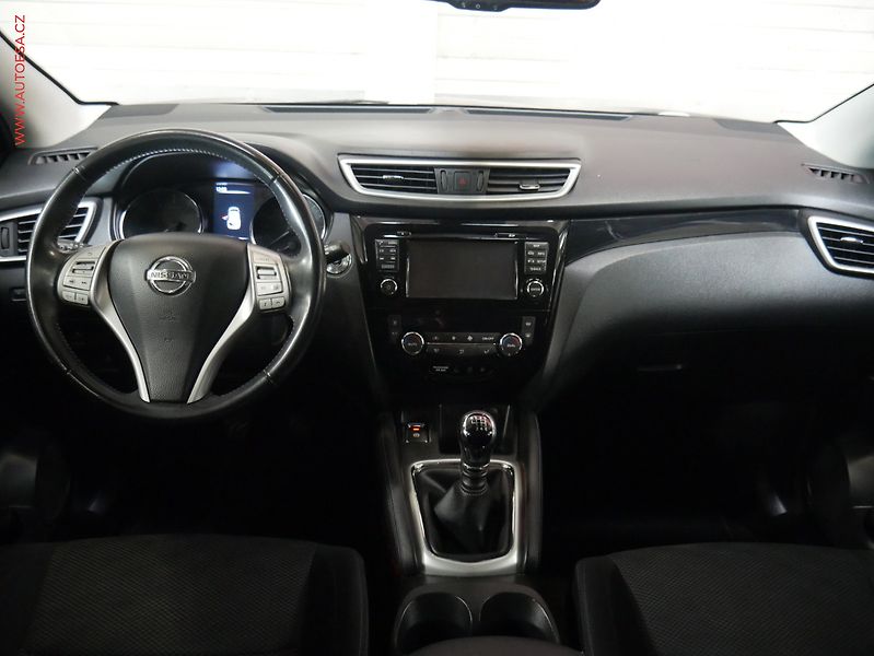 Nissan Qashqai (2016) 1.2DiG-T, AC, temp - fotka 8 z 17