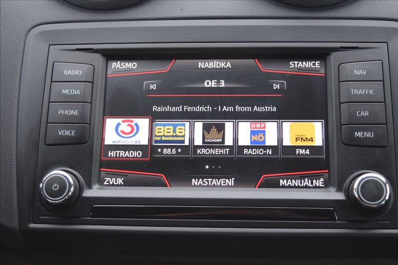 Seat Ibiza 1,2 i 66KW FR-LINE NÍZKÉ KM - fotka 30 z 39