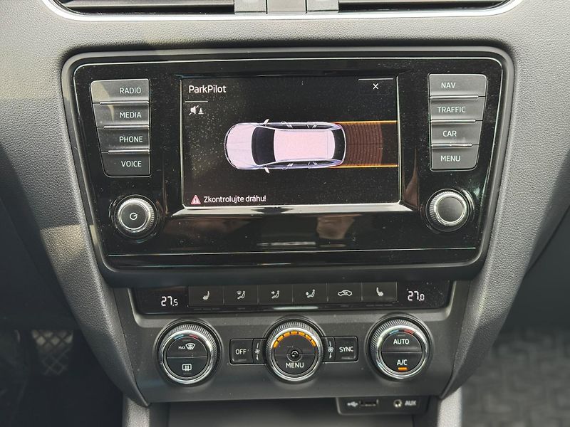 Škoda Octavia 2.0TDi STYLE 1.MAJ DPH ROZVODY - fotka 6 z 24