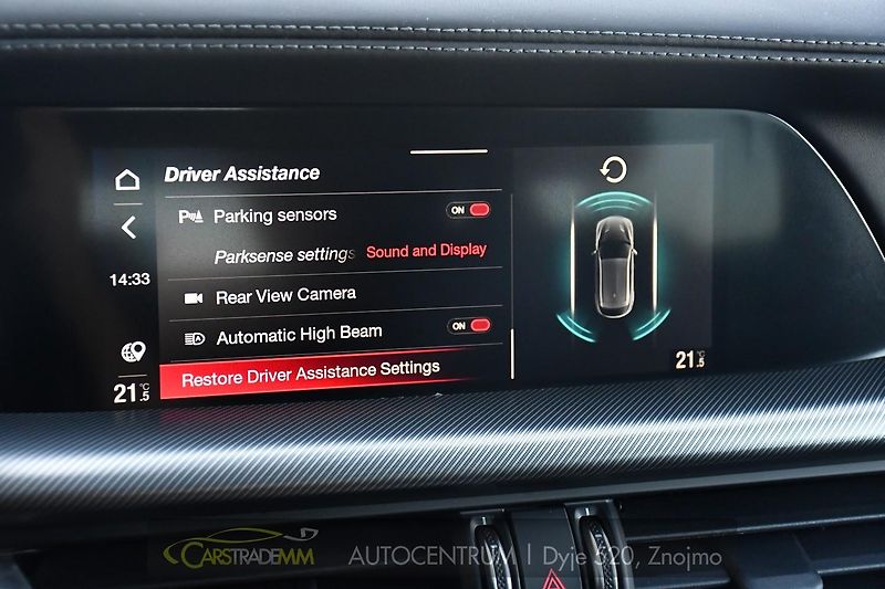 Alfa Romeo Stelvio 2.0 Turbo 16V 206kW Veloce AT8 - fotka 35 z 45