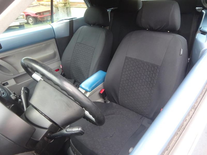 Volkswagen New Beetle (2003) Cabrio 1,4 55 KW - fotka 12 z 13