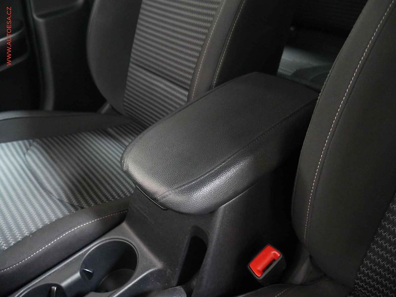 Kia Ceed (2023) 1.5 T- GDi, ČR, AC, kamera - fotka 19 z 21
