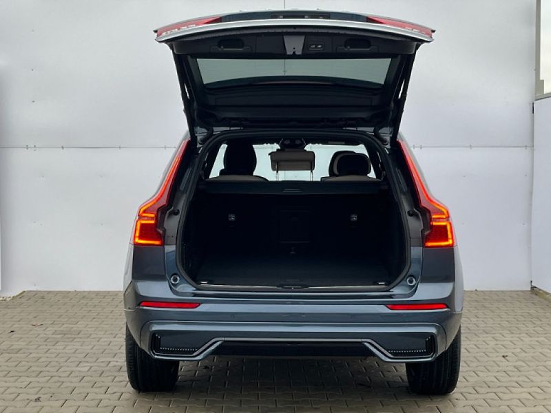 Volvo XC60 Plus Dark T6 AWD 257kW - fotka 8 z 25
