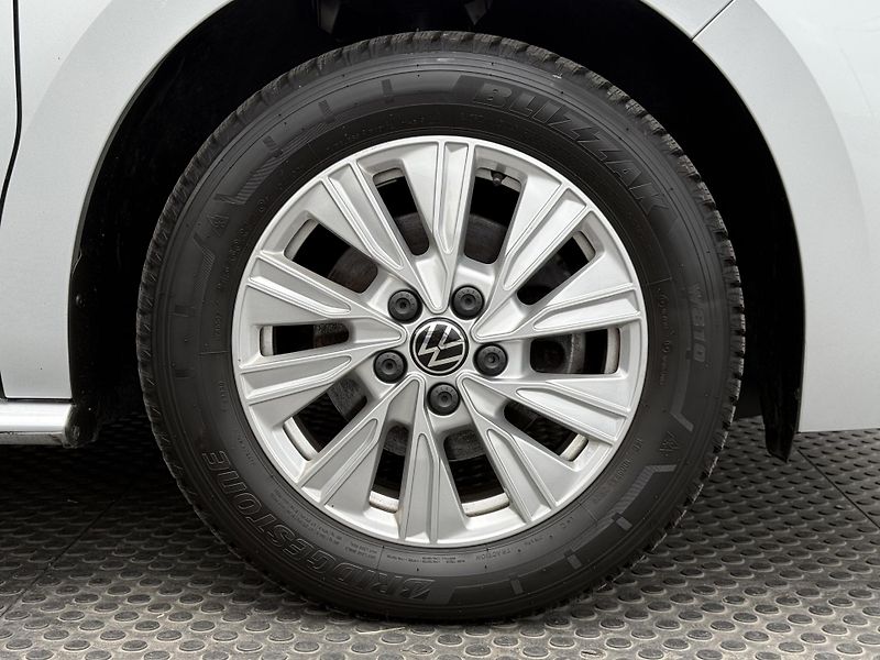 Volkswagen Multivan (2023) T7 2.0TDi, DSG, 1.Maj, RZV - fotka 46 z 51