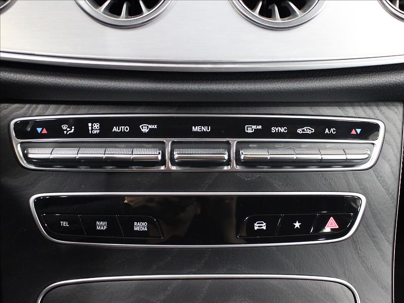 Mercedes-Benz CLS 2,0 D 9G - Tronic AMG line - fotka 23 z 31