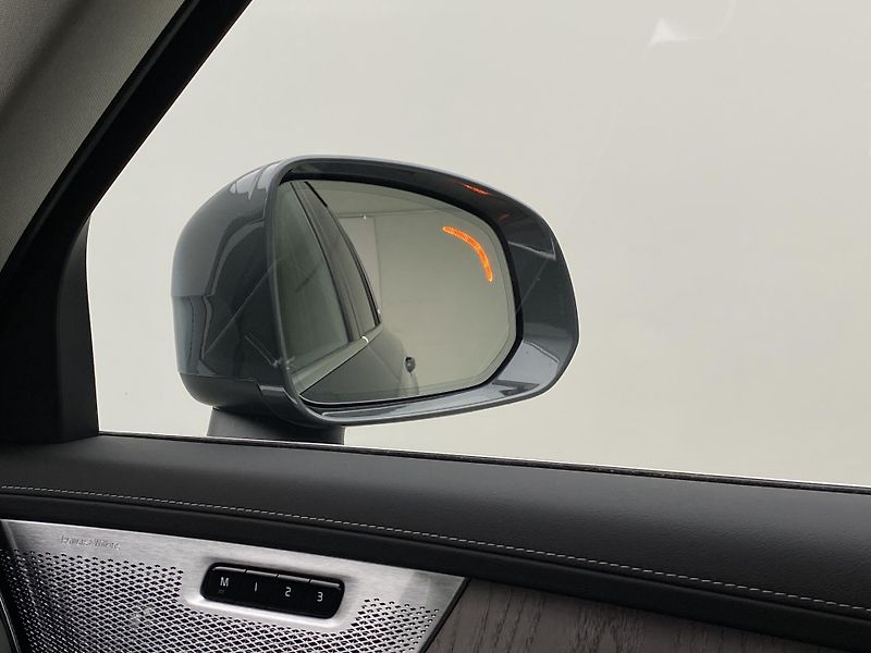 Volvo XC90 (2026) B5 AWD AUT BRIGHT PLUS 7míst - fotka 33 z 73