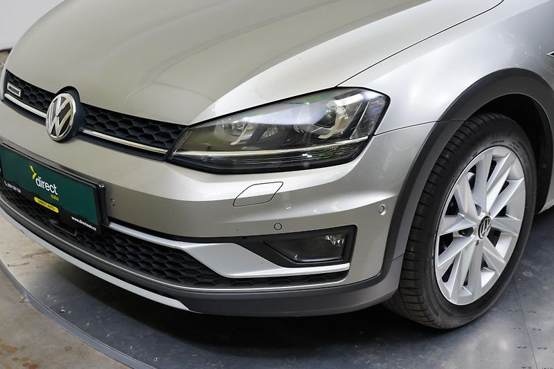 Volkswagen Golf - fotka 9 z 25