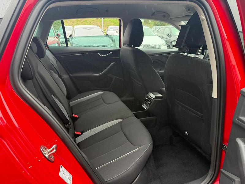 Škoda Scala Selection 1.0 TSI 85kw - fotka 21 z 25
