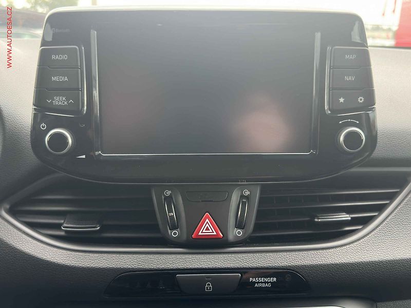 Hyundai i30 (2019) 1.4i, 1.maj,ČR, servis.kniha - fotka 14 z 20