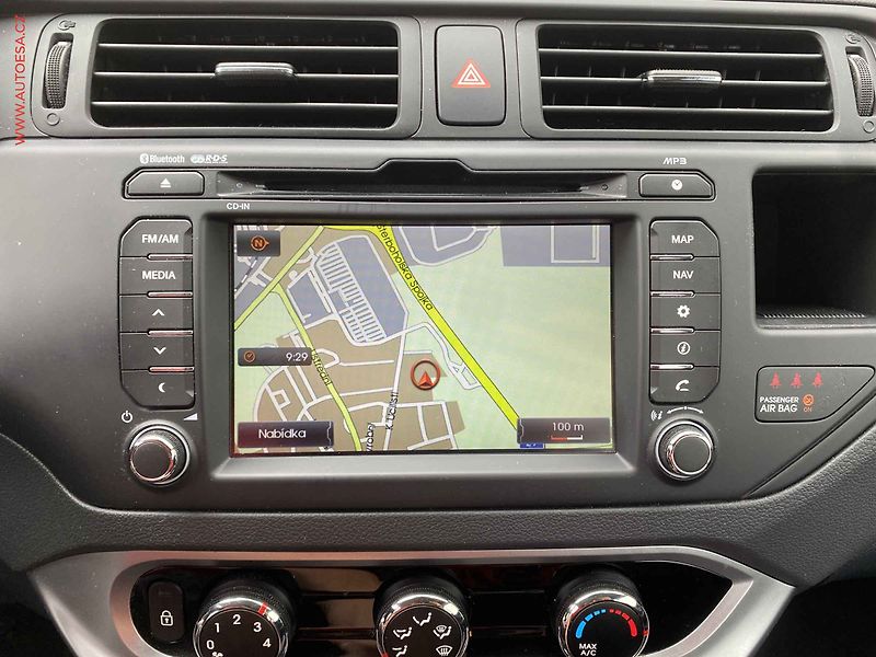 Kia Rio (2015) 1.4i, Edition, navi, kamera - fotka 17 z 18