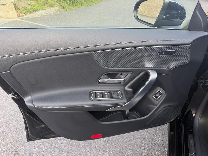 Mercedes-Benz CLA 180D automat navigace  - fotka 13 z 21