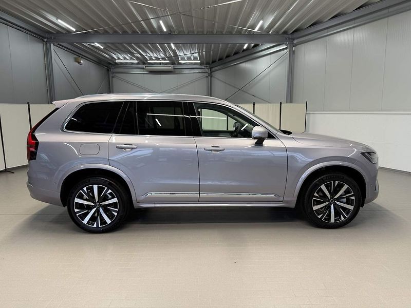 Volvo XC90 (2026) B5 2.0L 250+14 HP AT8 AWD CORE - fotka 5 z 28