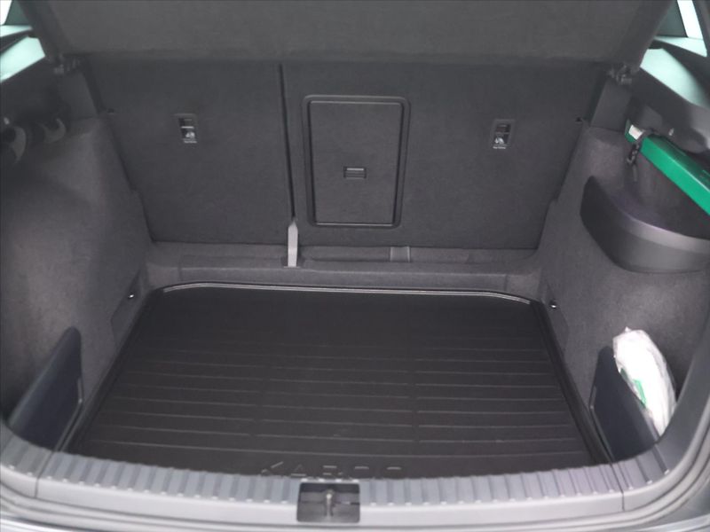 Škoda Karoq 1.5 TSI 110 kW Sportline CZ DS - fotka 10 z 33