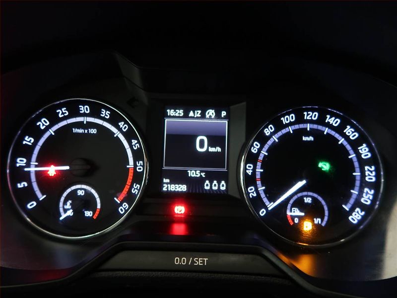 Škoda Octavia (2016) RS 2.0 TDI, Automat, Kůže - fotka 11 z 16