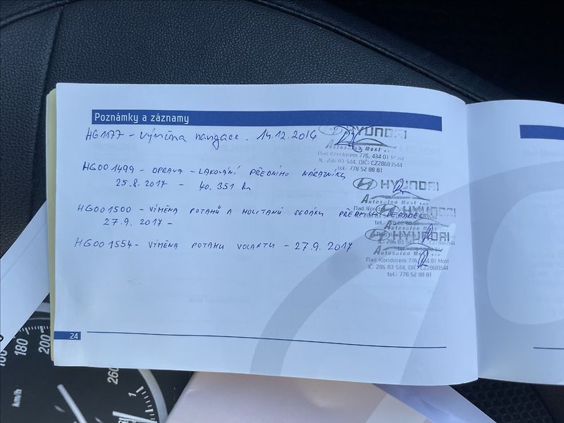 Hyundai ix35 2,0 CRDi 100kw 4x4 Tažné Kůže - fotka 35 z 41