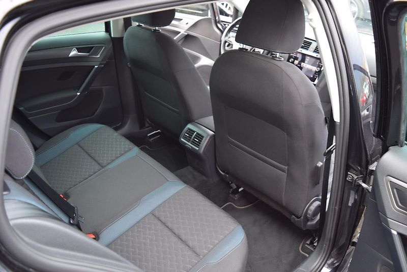 Volkswagen Golf (2019) 1.5TSI 96kw IQ.DRIVE NAVI ACC  - fotka 45 z 50