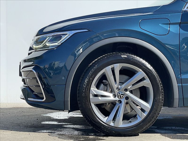 Volkswagen Tiguan 1,4 TSI PHEV DSG R-Line TAŽNÉ - fotka 20 z 25