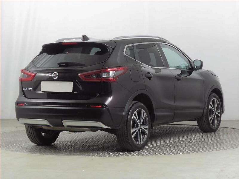Nissan Qashqai (2017) N-Connecta 1.2 DIG-T, Automat - fotka 5 z 24
