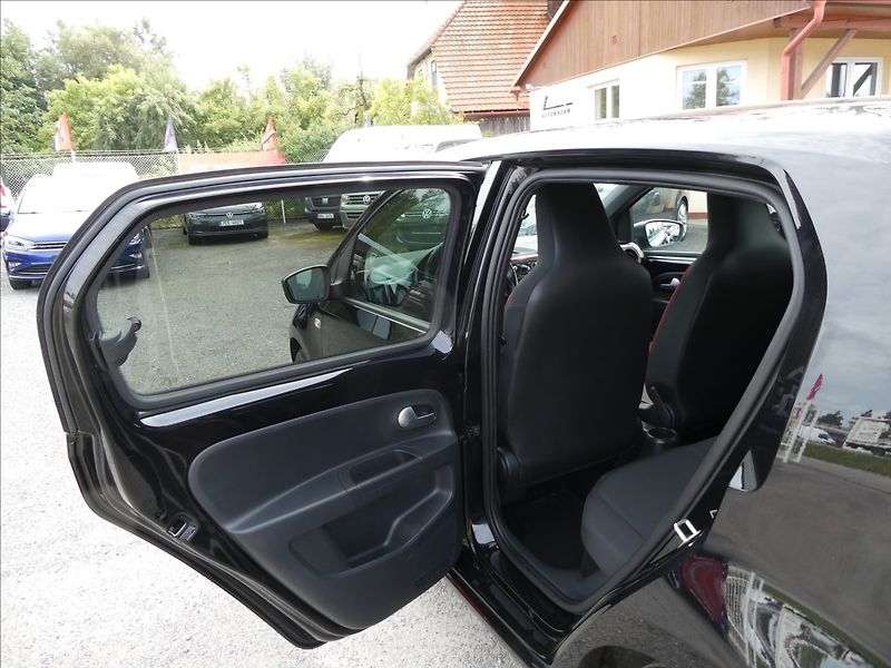 Seat Mii 1,0 MPi 55kW FR line 1.MAJITEL - fotka 20 z 38