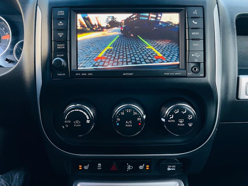 Jeep Compass 2.4i 4x4 AUT KAMERA TAŽNÉ - fotka 43 z 47