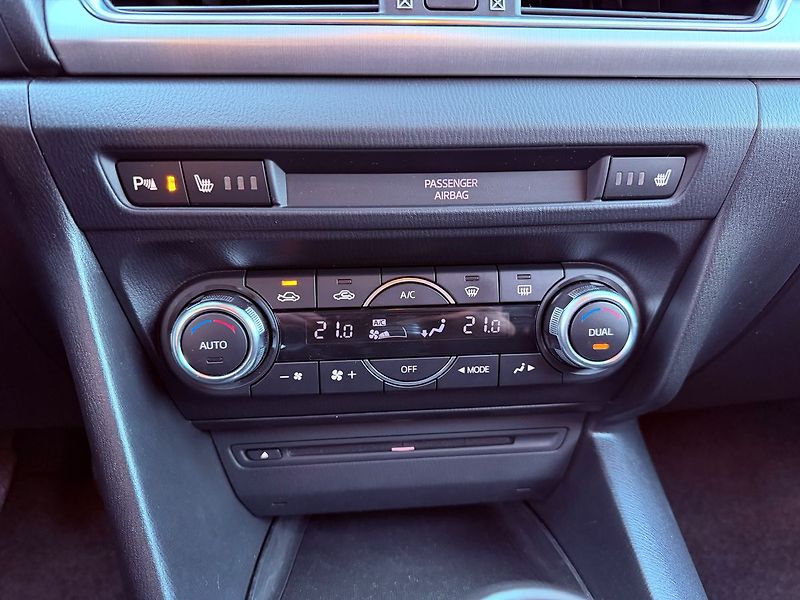 Mazda 3 2.0 Skyactiv Style, Serviska, - fotka 20 z 29