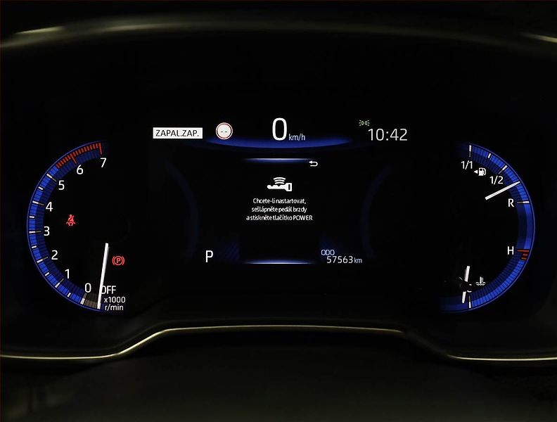 Toyota Corolla (2020) 1.8 Hybrid - fotka 9 z 17