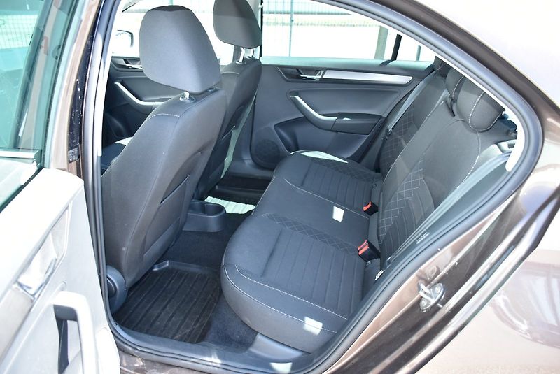 Škoda Rapid (2017) STYLE Plus 1.0 TSI 81kW - fotka 23 z 30