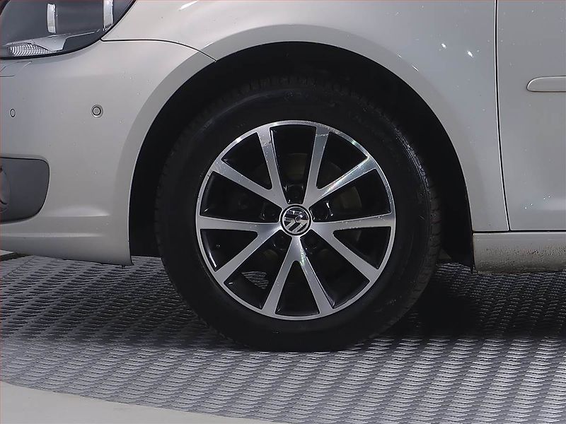 Volkswagen Touran (2012) Comfortline 1.4 TSI, 7 míst - fotka 14 z 22