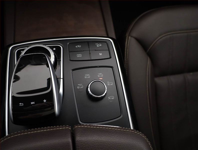Mercedes-Benz GLS (2018) 400 4MATIC - fotka 13 z 25
