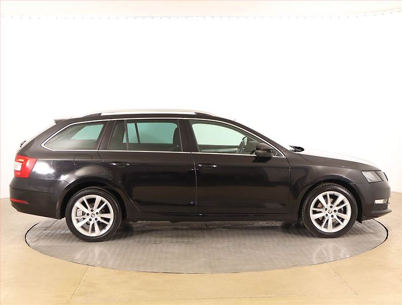 Škoda Octavia (2019) 1.0 TSI, Serv.kniha, Tempomat - fotka 6 z 17