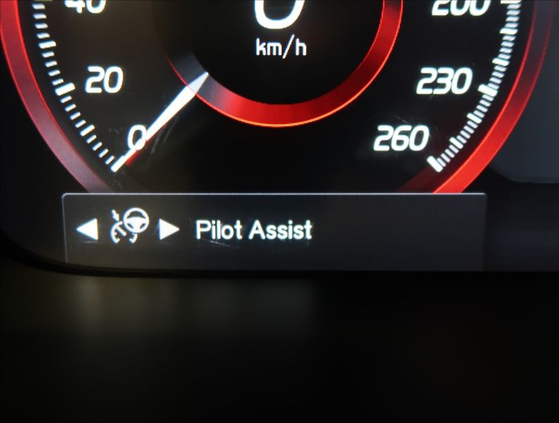 Volvo S90 2,0 D5 AWD INSCRIPTION - fotka 33 z 54