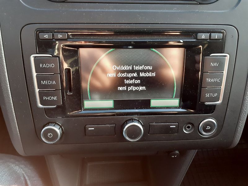Volkswagen Touran (2011) 2.0 TDi CROSS - fotka 16 z 34