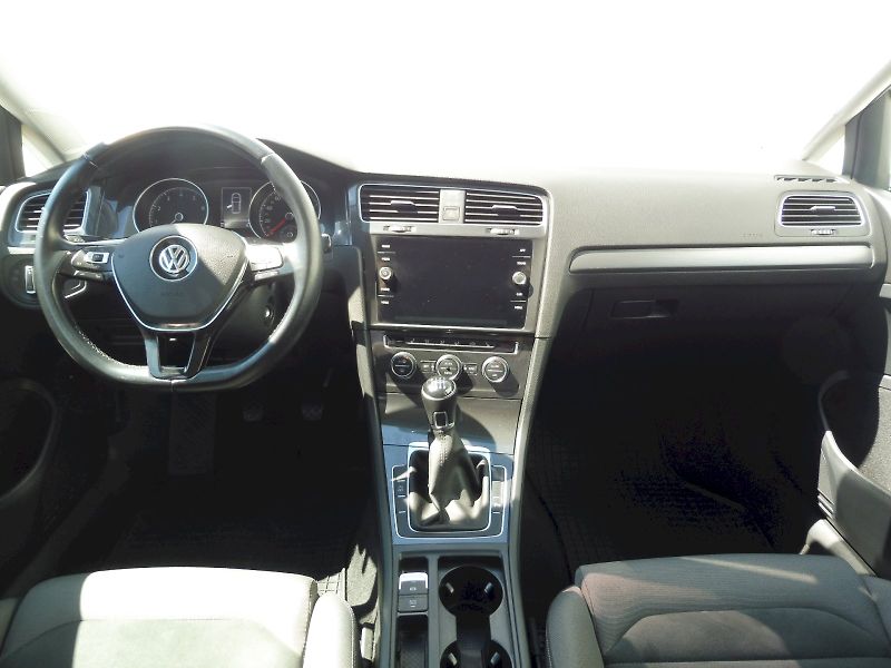 Volkswagen Golf (2019) Maraton Edition 1,5 TSI 96kW - fotka 5 z 25