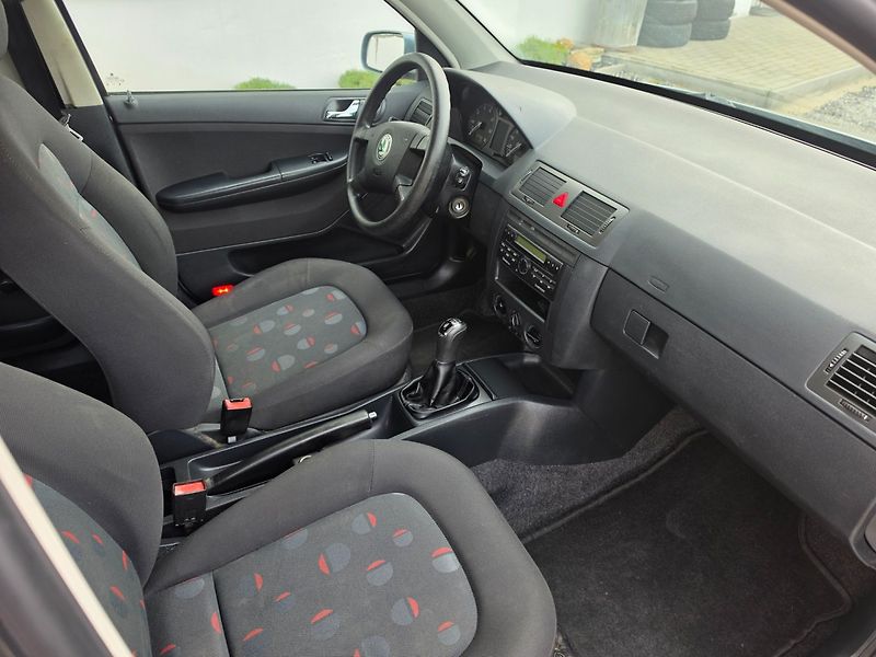 Škoda Fabia (2003) 1.4 i Serviska, Nová STK - fotka 13 z 19