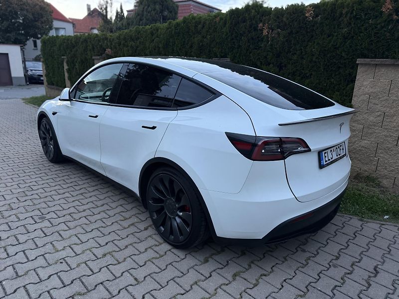 Tesla Model Y (2023) Performance -Hardware 4- FSD- - fotka 3 z 19