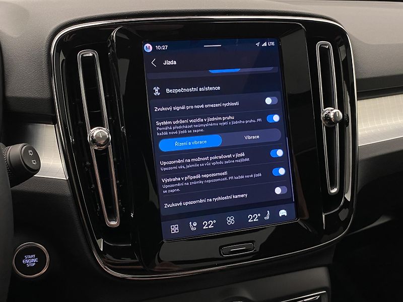 Volvo XC40 (2026) B3 AUT DARK ULTRA  - fotka 47 z 64